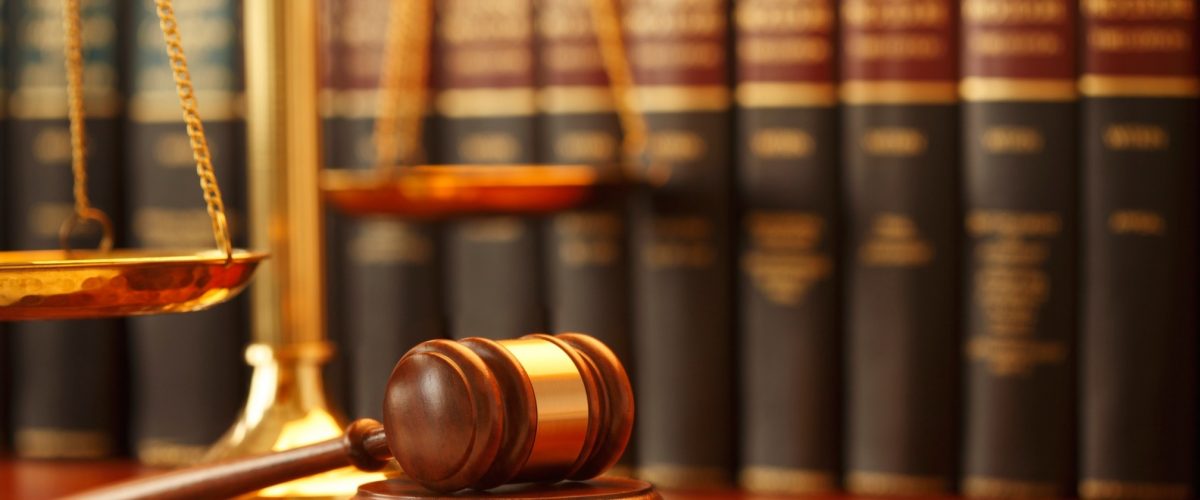 وکیل حرفه ای خانم در کیش