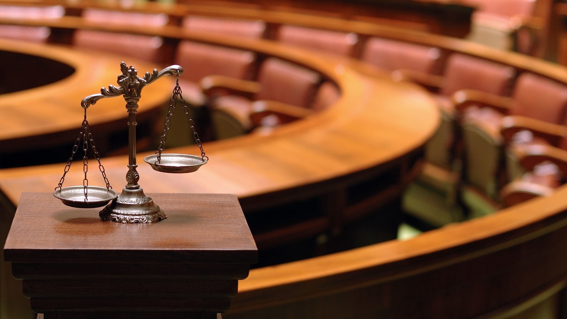 وکیل بسیار عالی در جزیره کیش